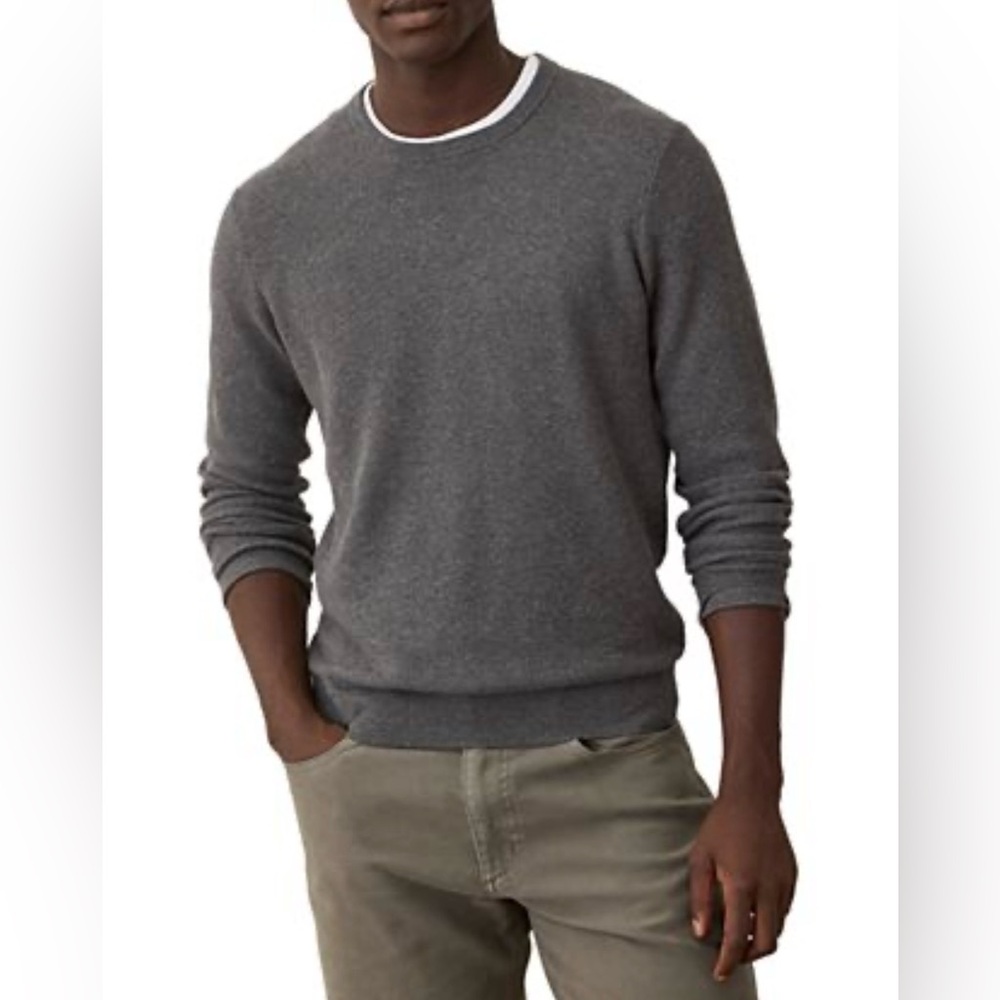 Bloomingdale’s Men’s Crewneck Sweater Charcoal Classic Gray Luxury Knit | Size M